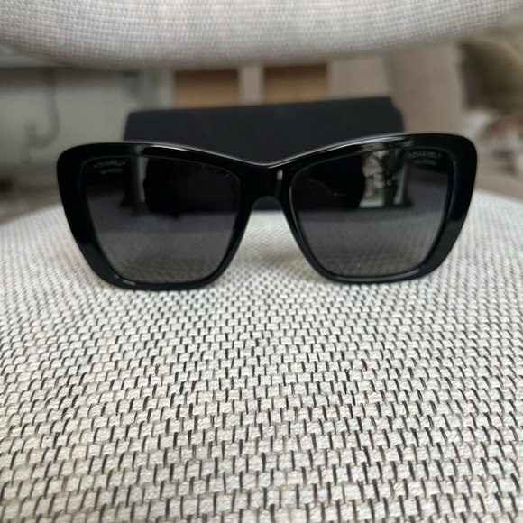 CHANEL Butterfly Sunglasses Polarized Black - Picture 7 of 13